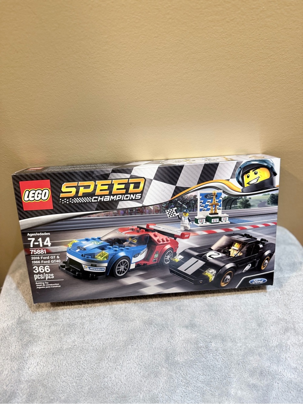 Lego Speed Champions Blue Red and Black Ford GT & GT40 Set